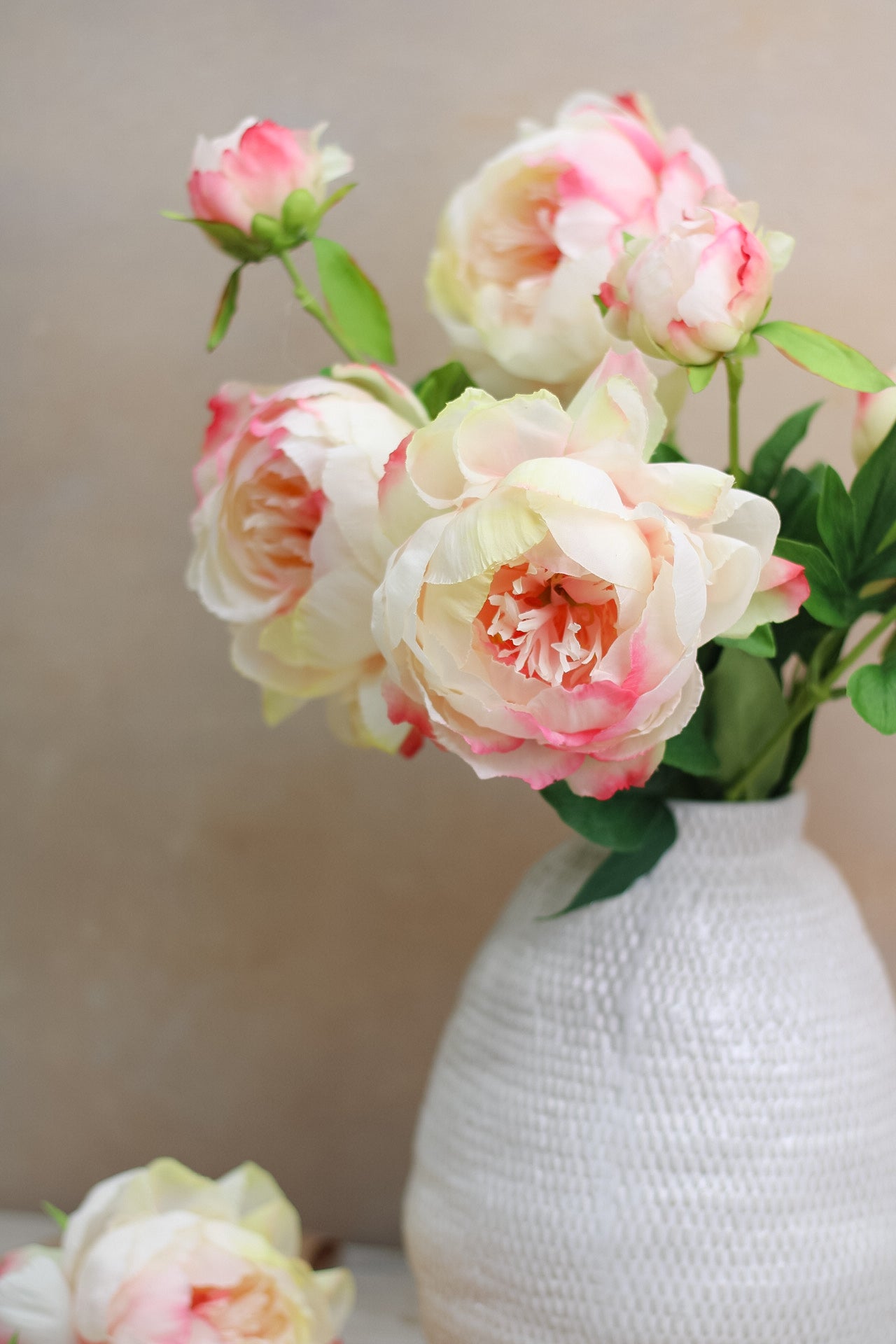 The Benefits of Using Faux Flowers in Your Home