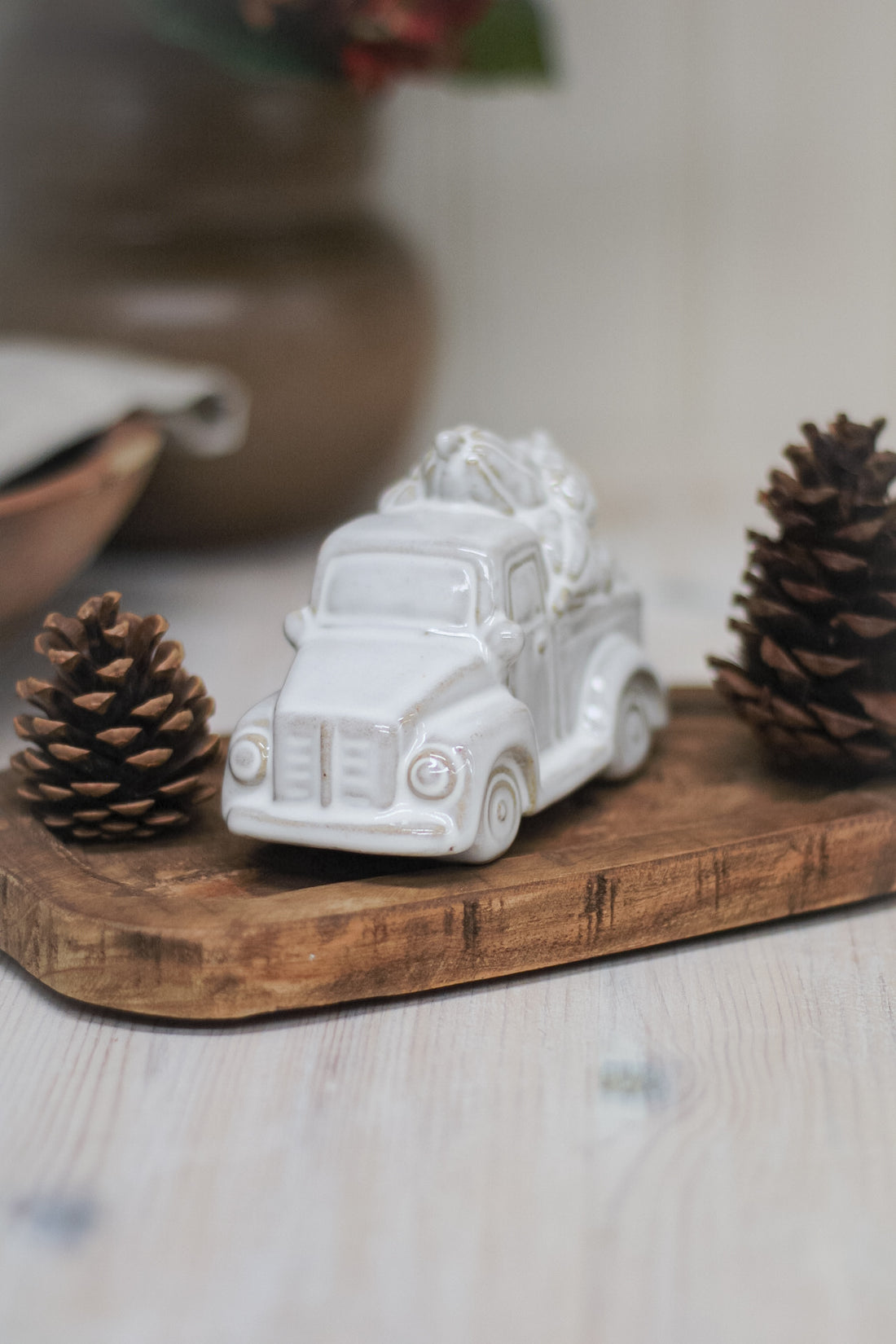 Cream Ceramic Pumpkin Truck Decoration