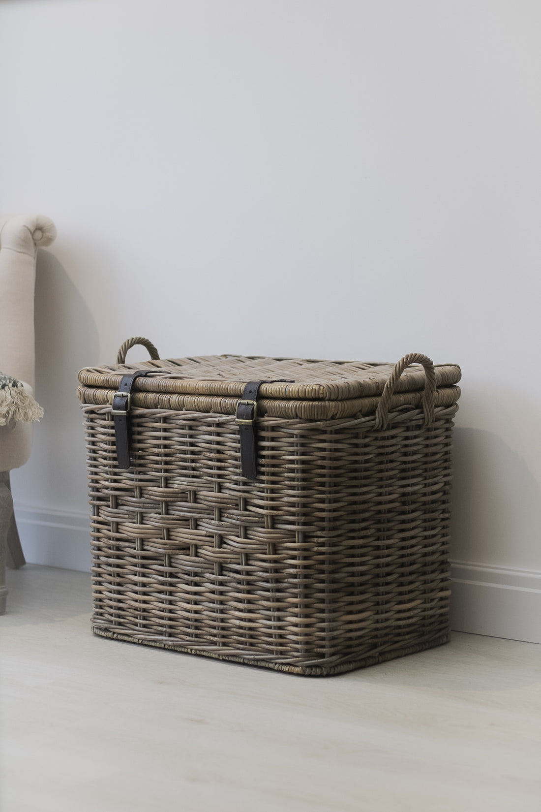 wicker storage trunk for home decoration