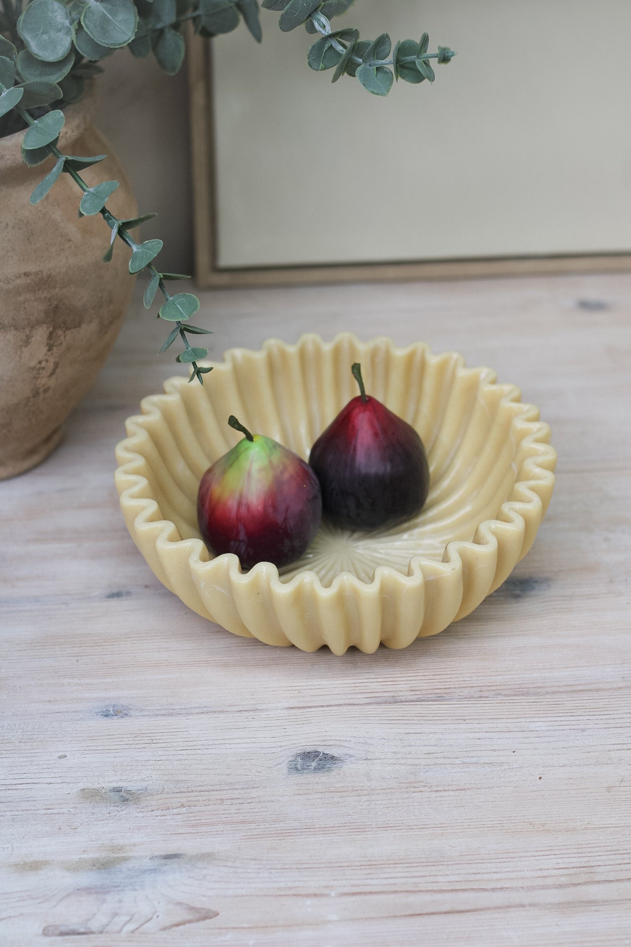 Latte Ruffle Bowl