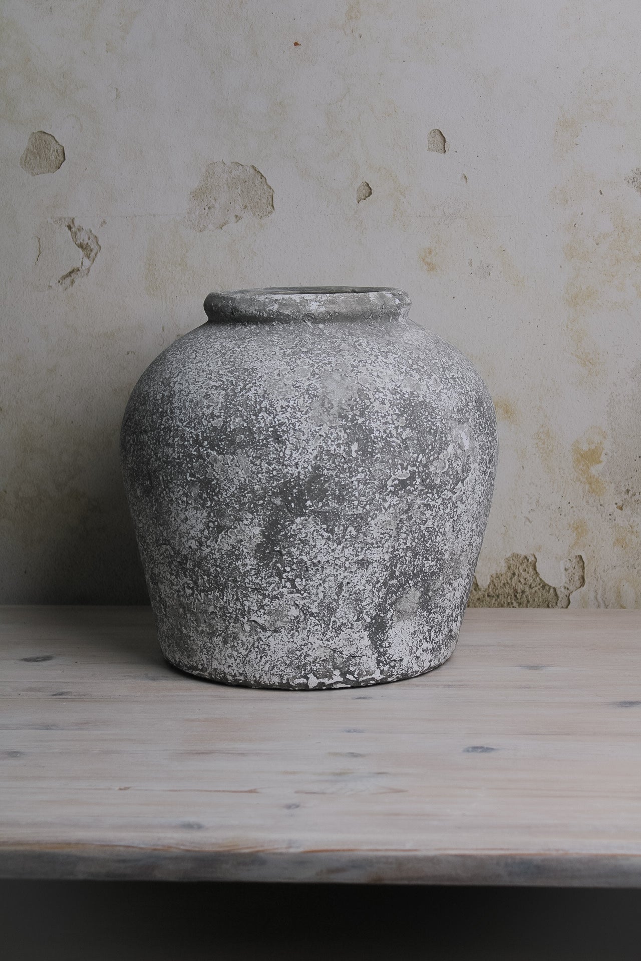 Saltaire Aged Stone Vase