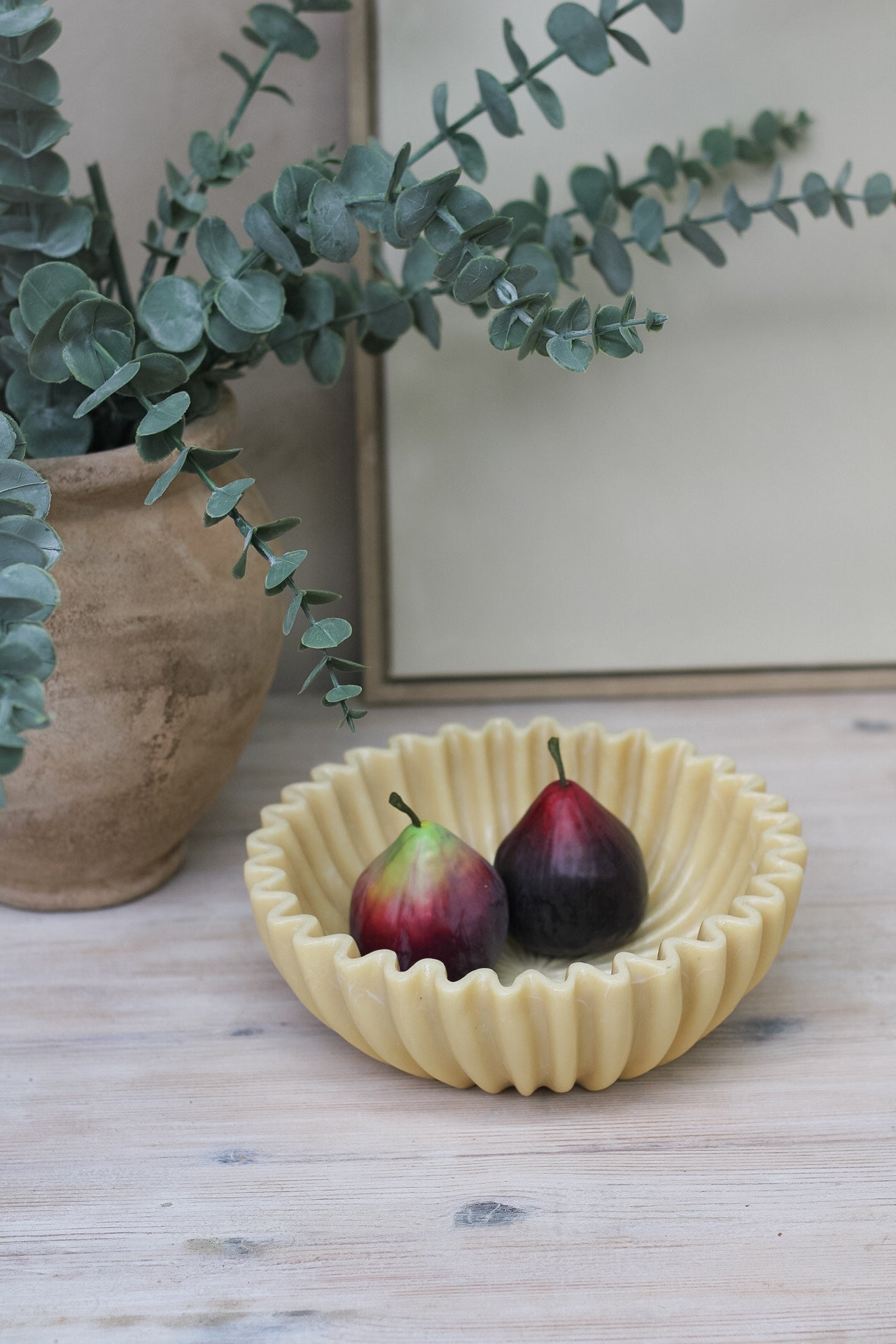 Latte Ruffle Bowl