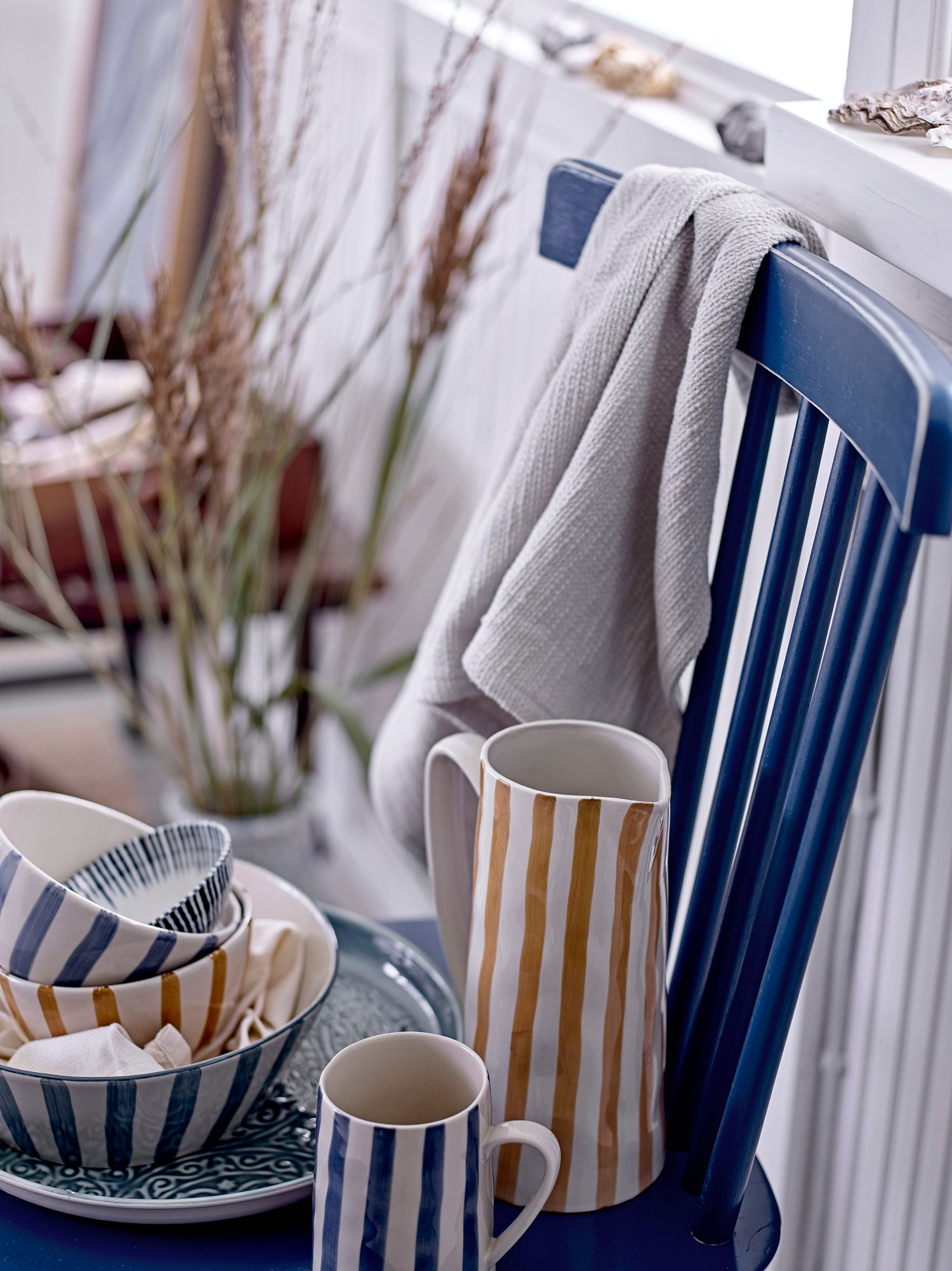 Cornflour Blue Begonia Mug