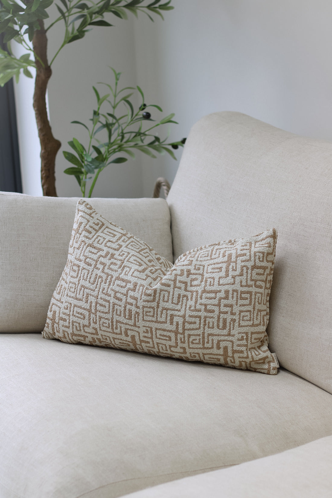 Nougat Patterned Jacquard Rectangular Cushion