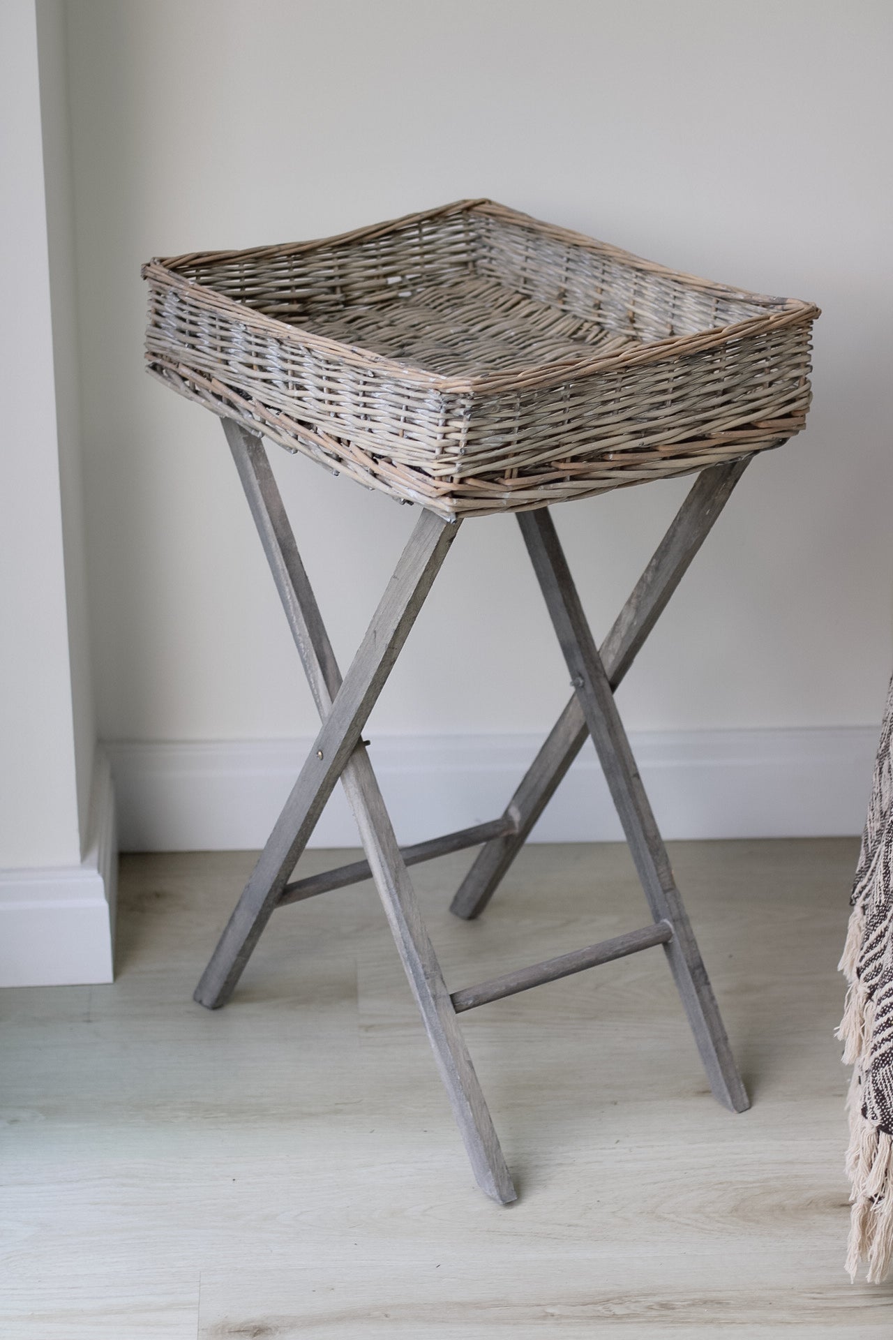 Wicker Butler Tray Table