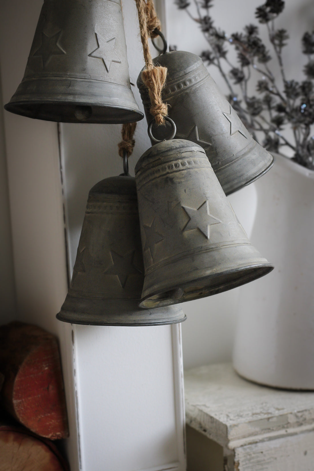 Star Embossed Matt Silver Bells Garland