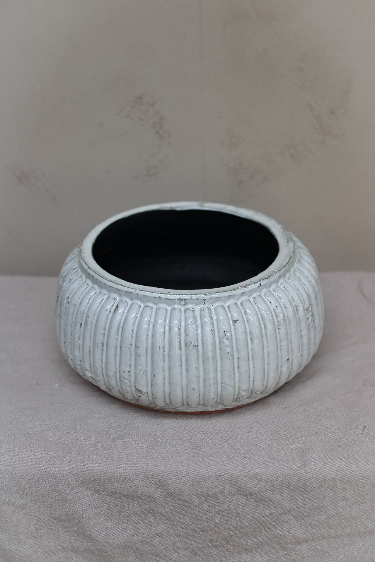 Distressed Cream Ribbed Planter