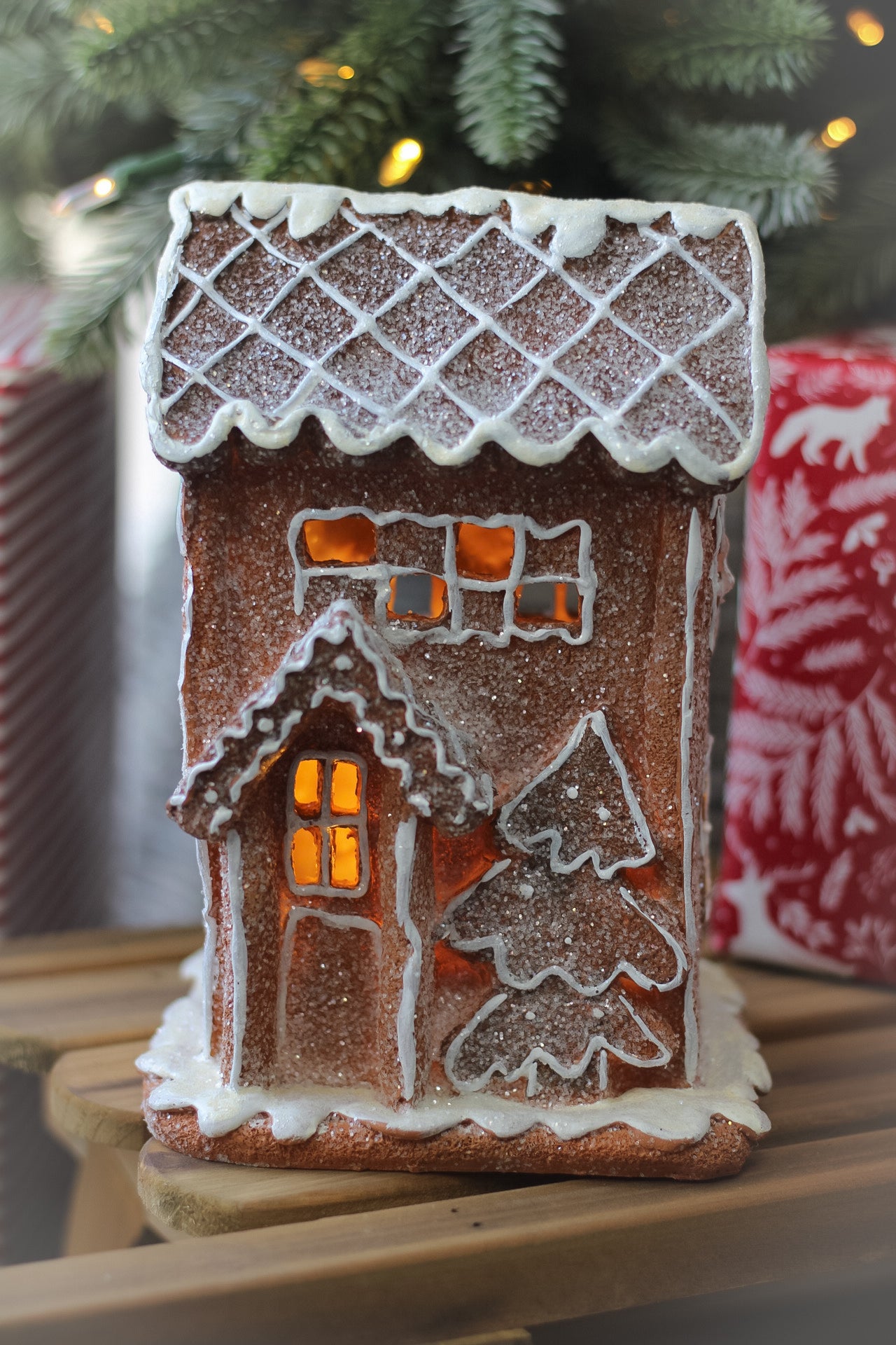 LED Cinnamon Gingerbread Chalet for elegant christmas decor