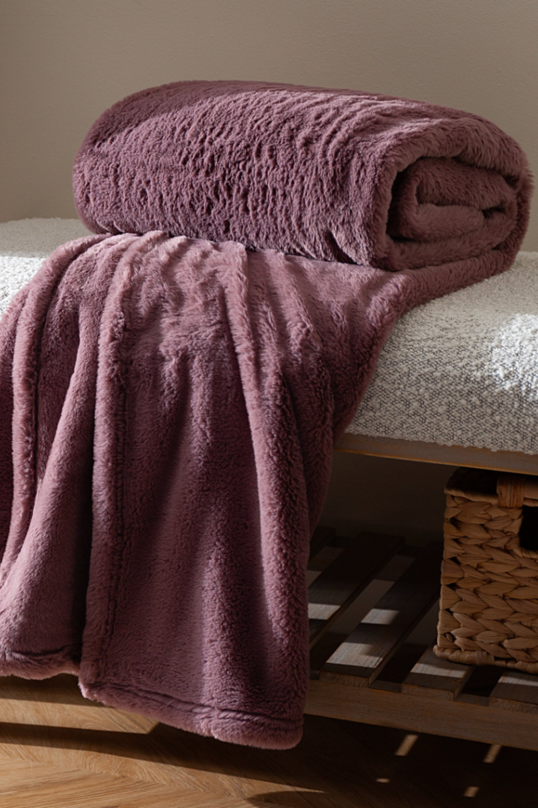 Mulberry Super Soft Faux Fur Throw for cosy home decor