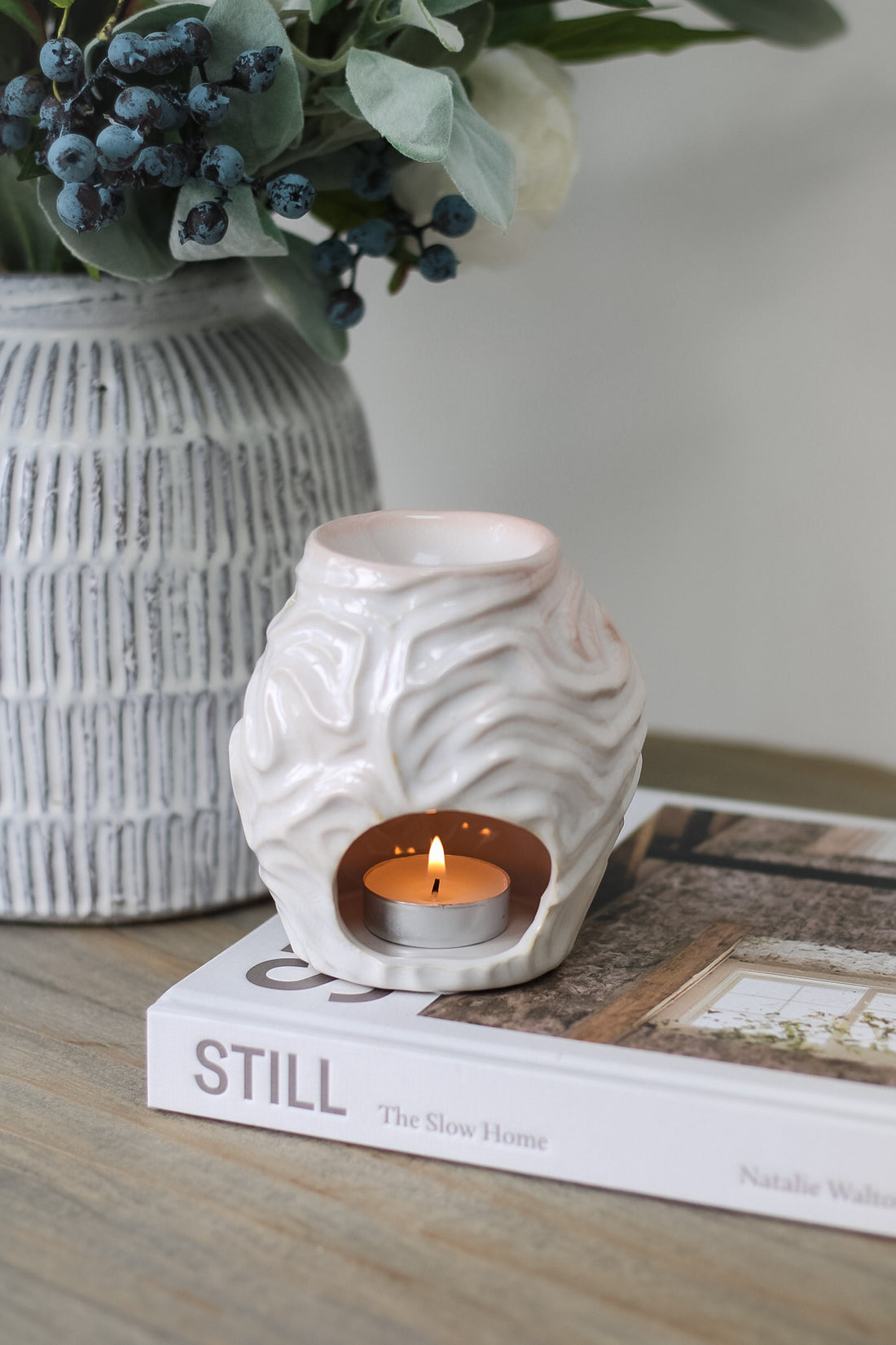 Elegant ceramic wax burner use with uplifting wax melts to create beautiful decor in your home