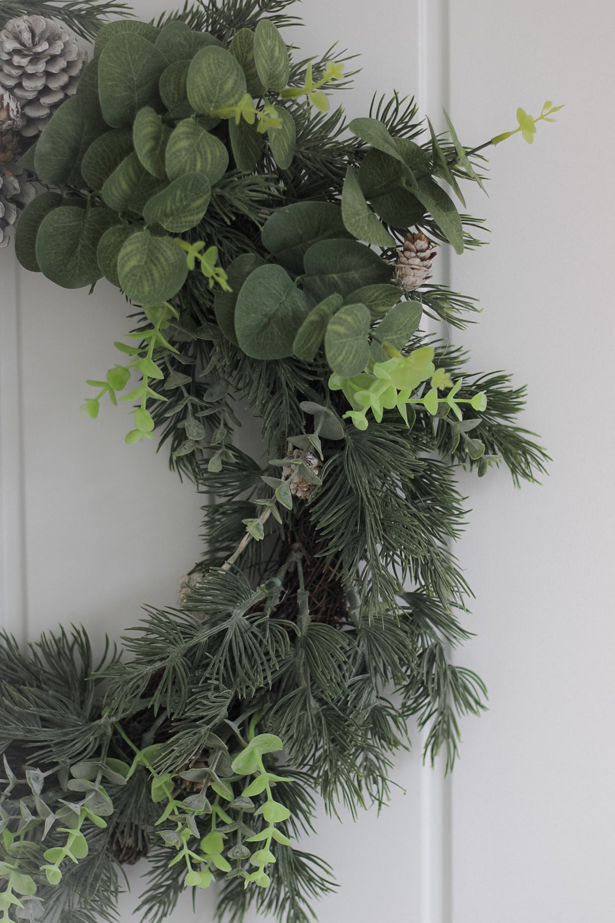 Pine and Eucalyptus Festive Wreath 002