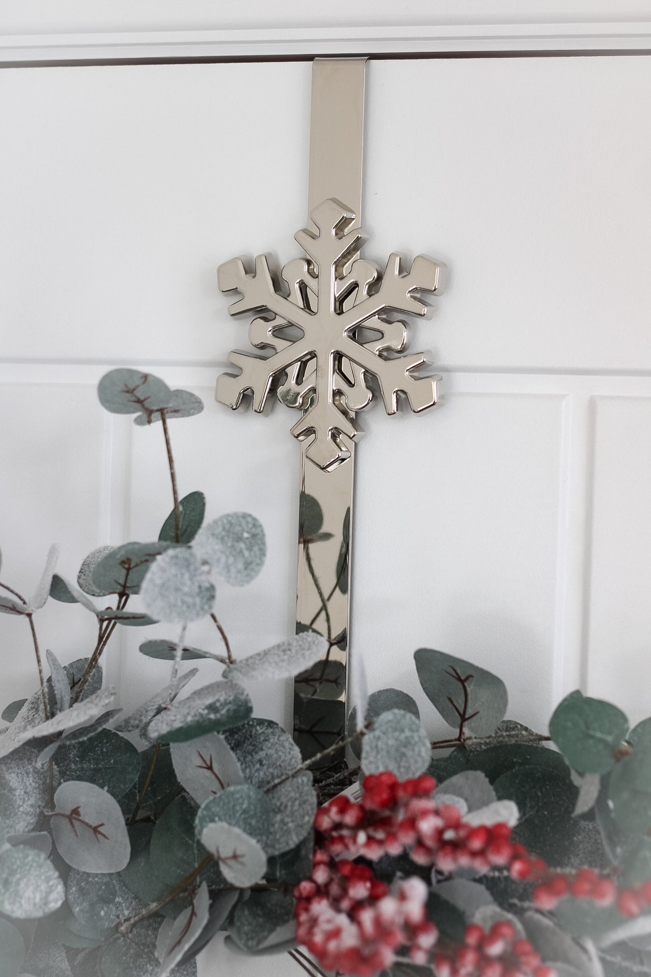 Silver Snowflake Wreath Hanger 001