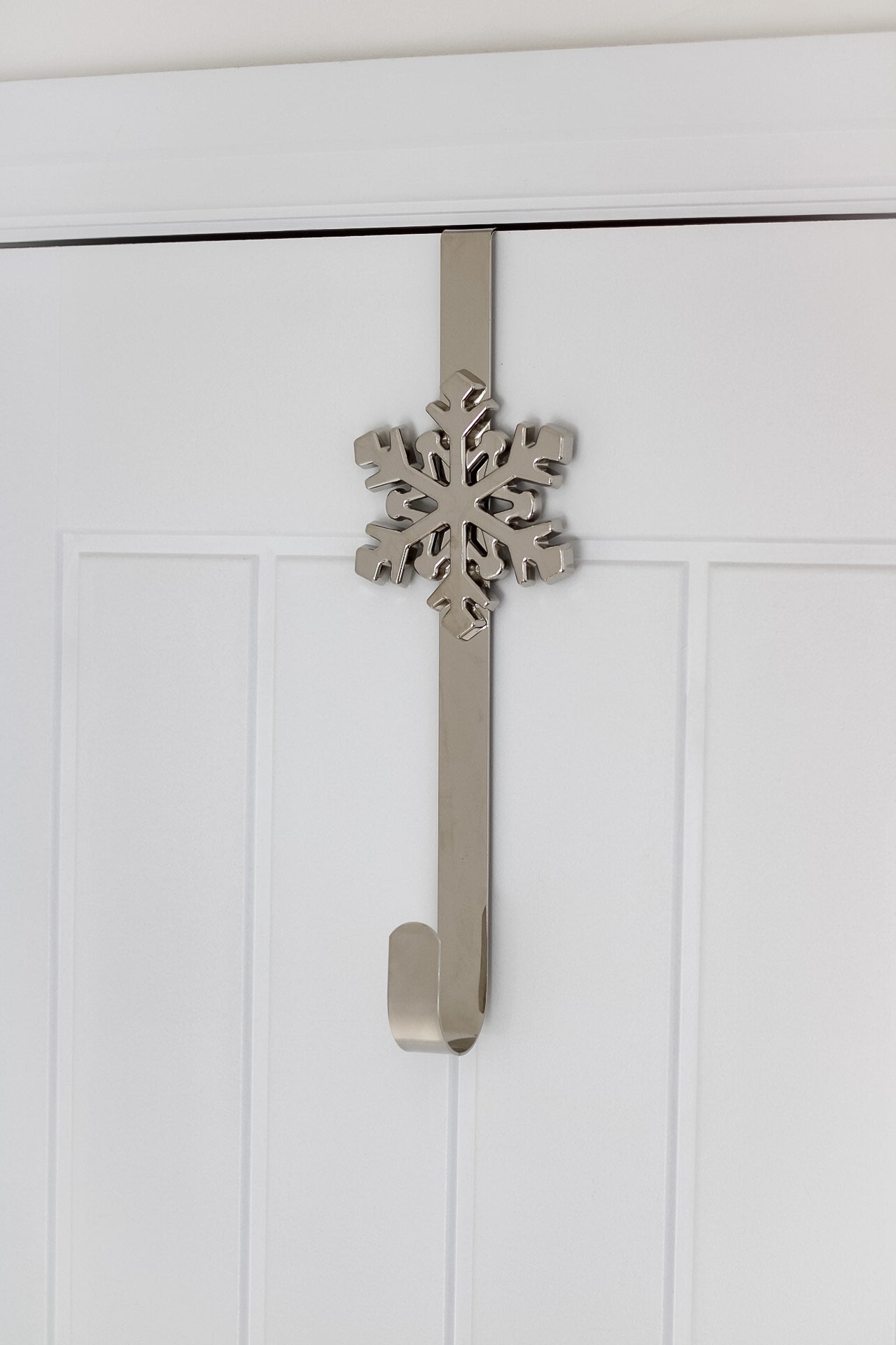 Silver Snowflake Wreath Hanger 002