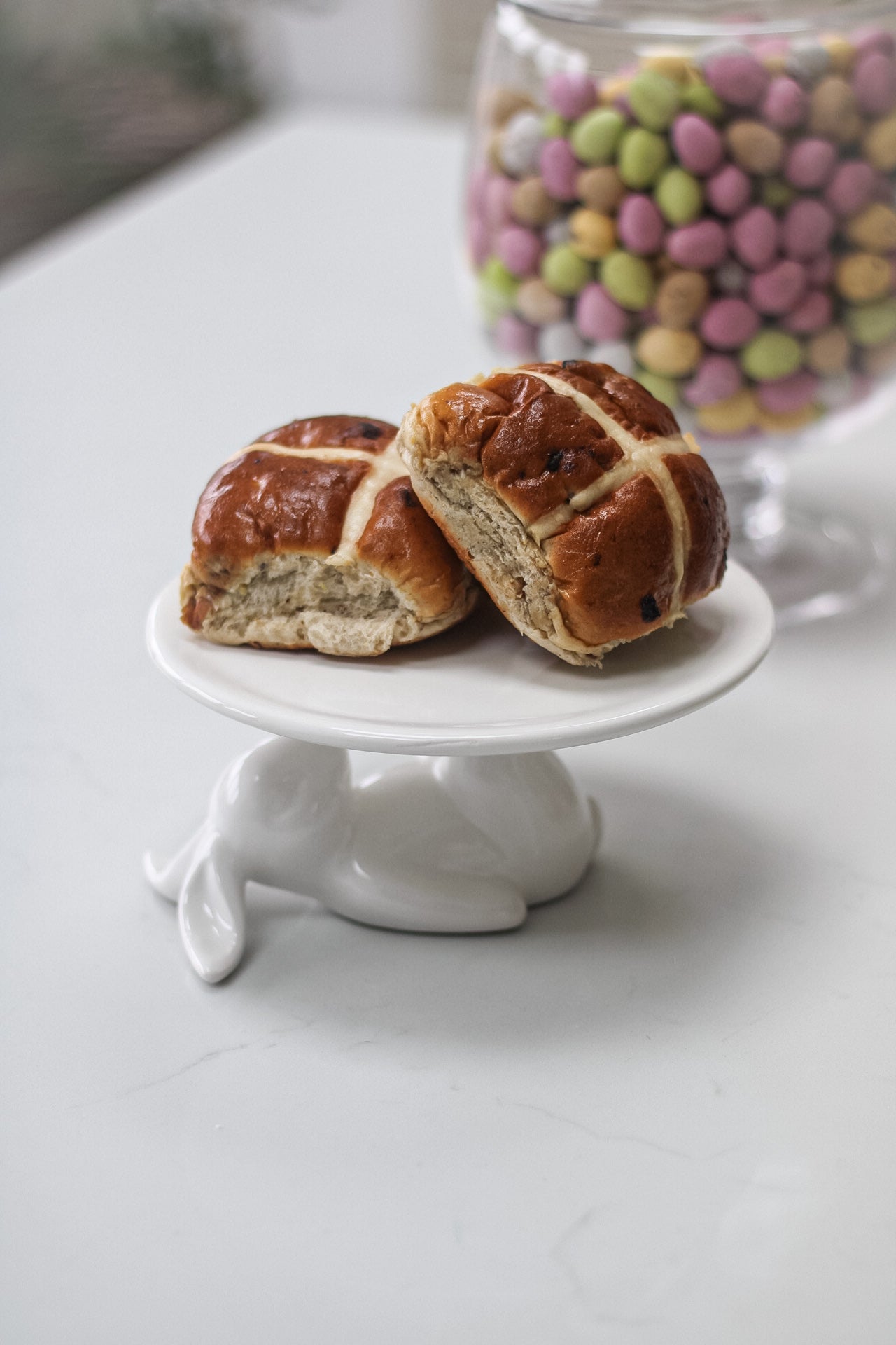 White Ceramic Rabbit Cake Stand