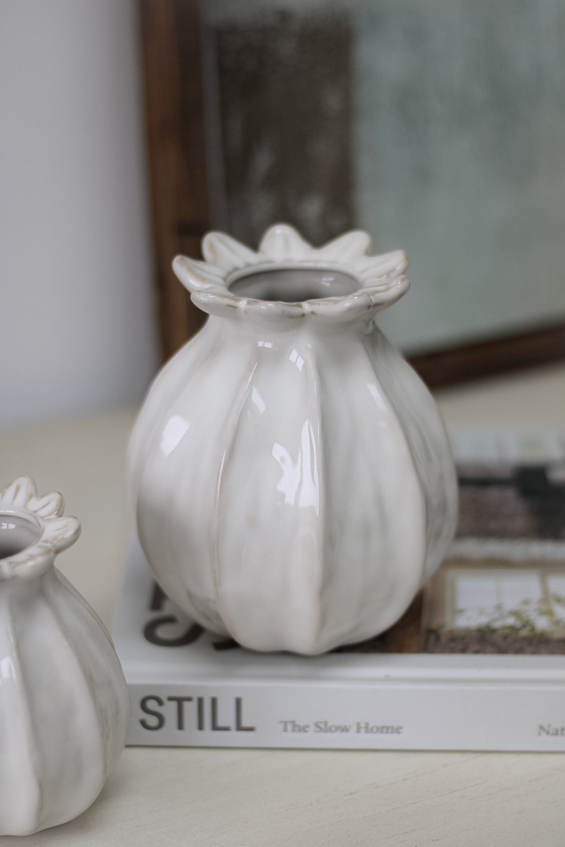 White Poppy Head Vase 002