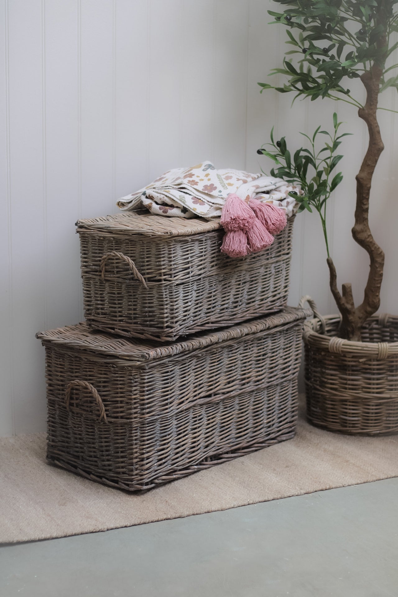 Shops Wicker storage case