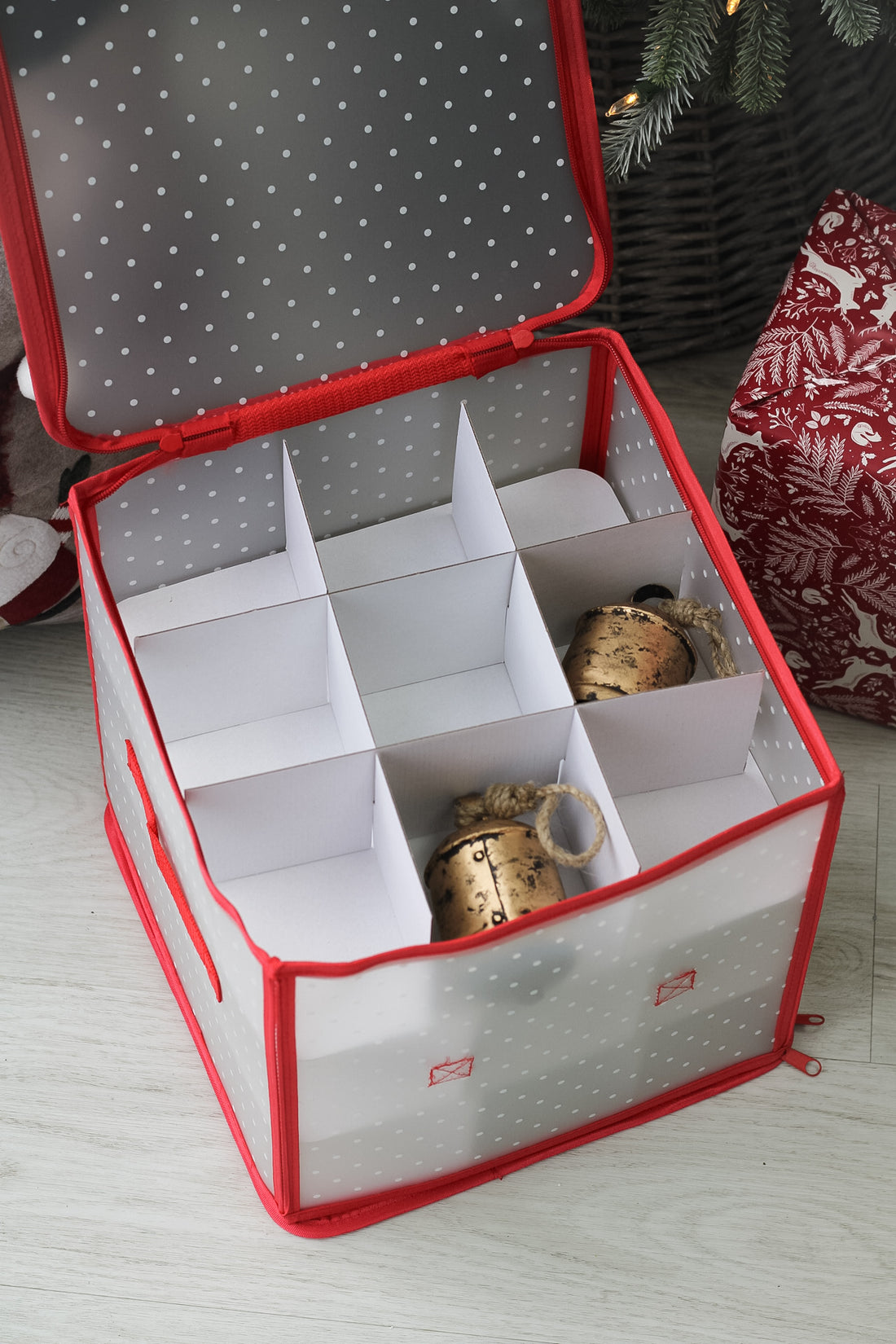 inside christmas bauble storage box