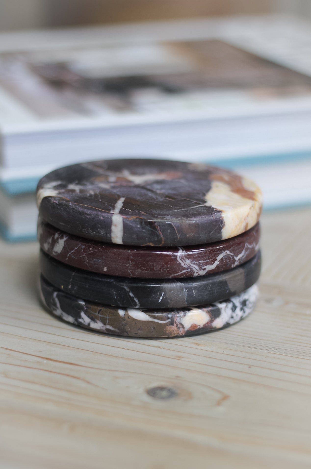 elegant round marble black coasters