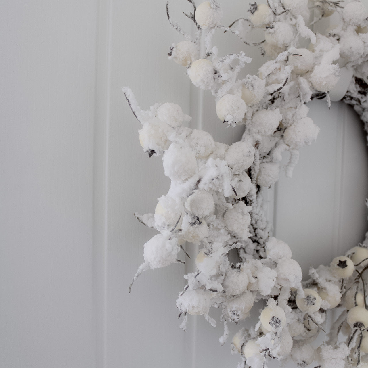 Snowy White Berry Wreath